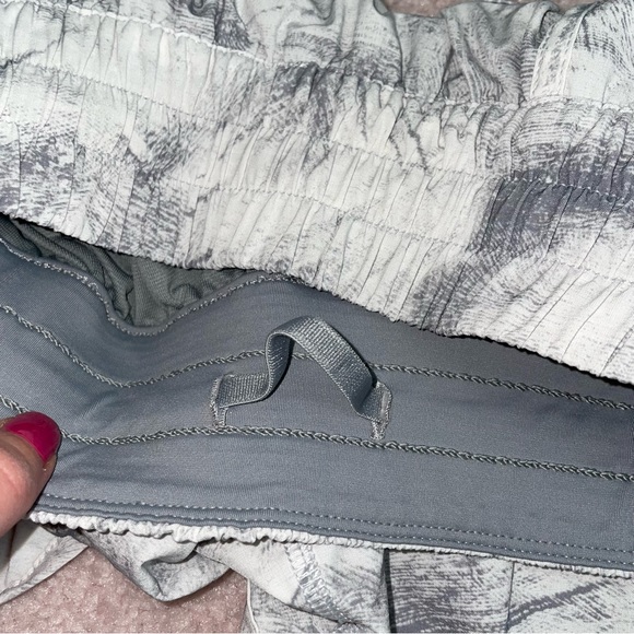 Lululemon shorts - Picture 8 of 8